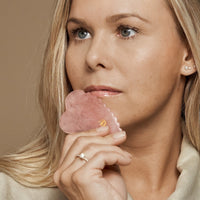 Glow Gua Sha Rosakvarts (2. sortering) - Calmlish